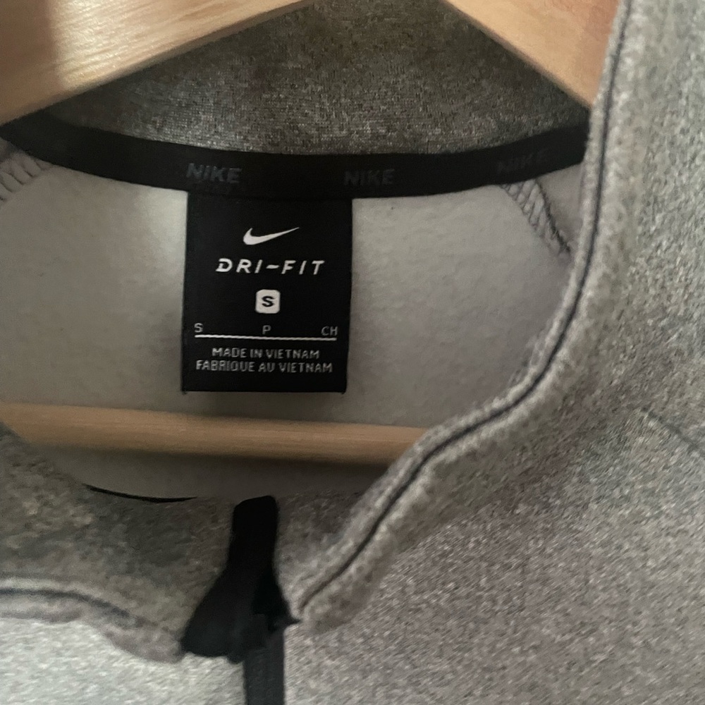 Nike pullover - Picture 2 of 3